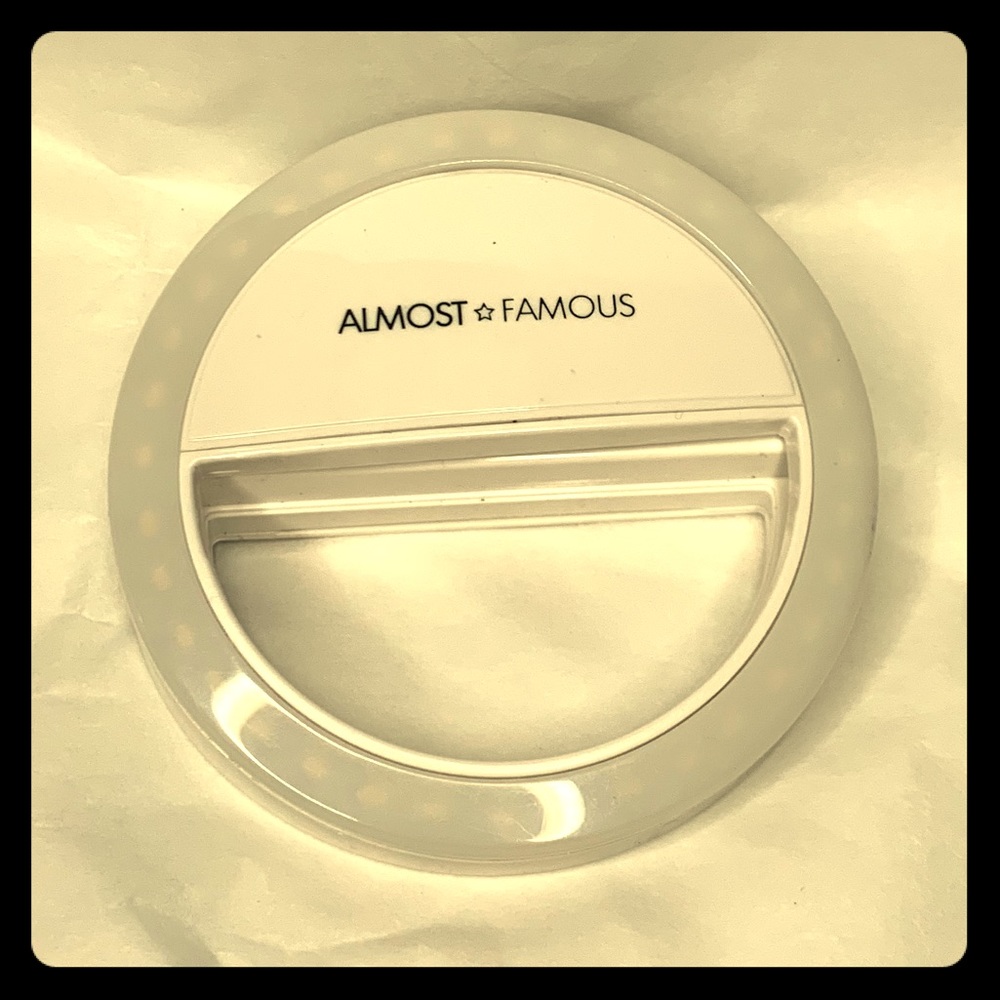 ⚡️Almost Famous selfie ring light